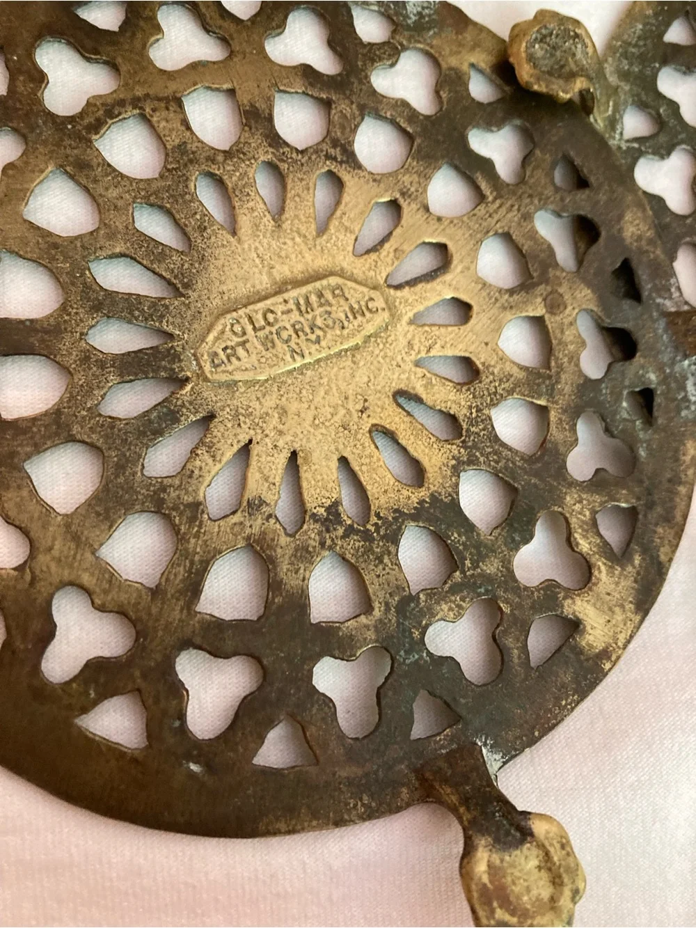 Glo-Mar Art Works Inc., N.Y. Set of 2 Antique Trivet Solid Brass Lion Paw Feet